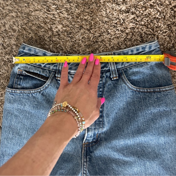 Vintage Women's Guess Jeans - Picture 7 of 7